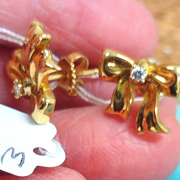 18K Tiffany & Co. Diamond Bow Earrings Gorgeous 🎁 🛍️ - Picture 11 of 14